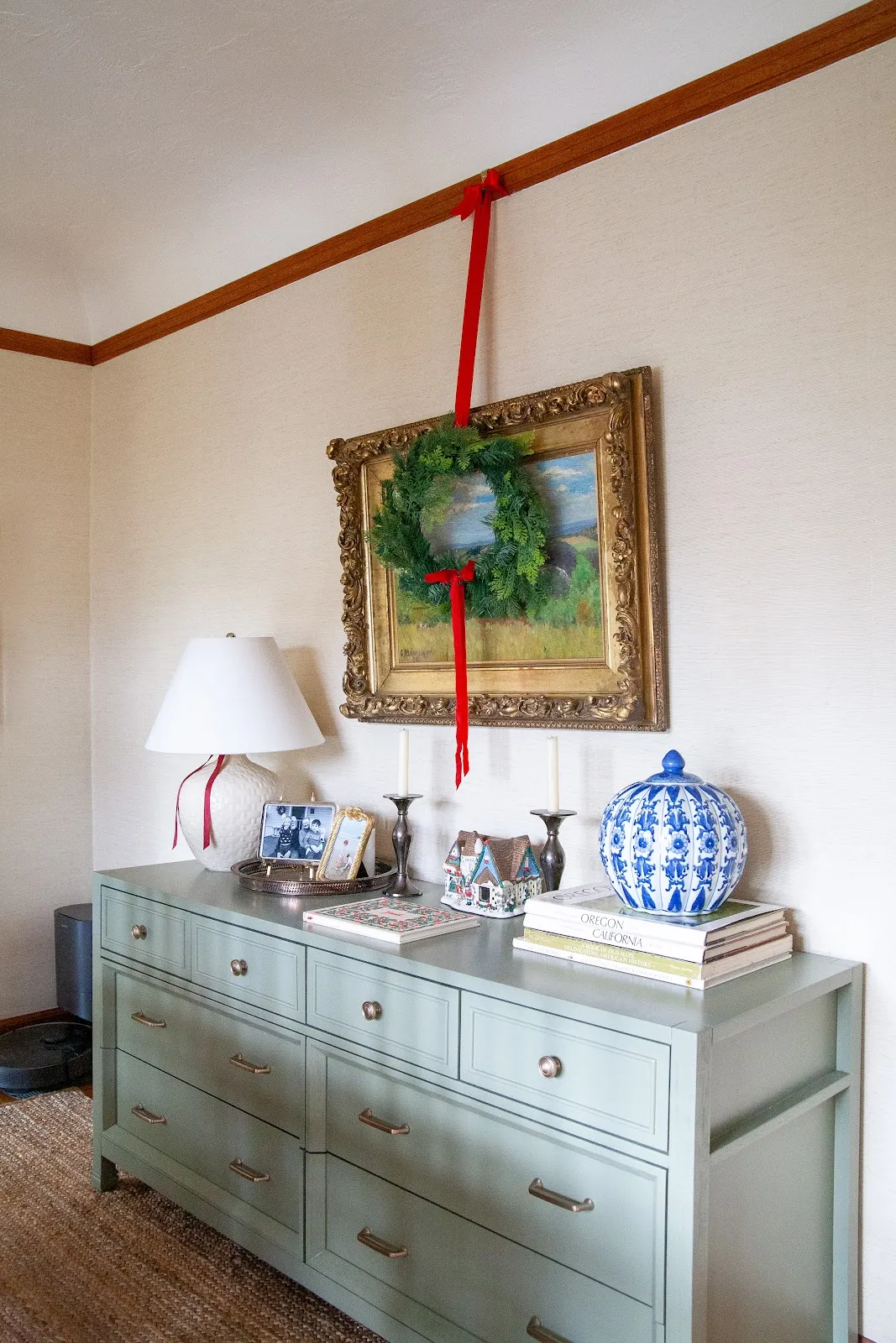 Classic Christmas decor around the house / Create / Enjoy