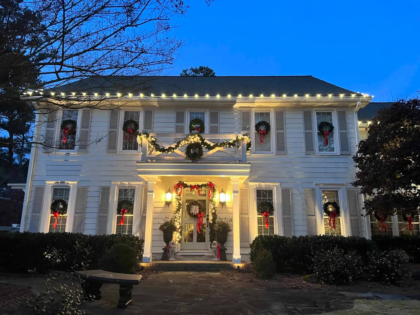 Classic Christmas Home 2022 {Exterior Lighting by Blingle!} – Dixie Delights