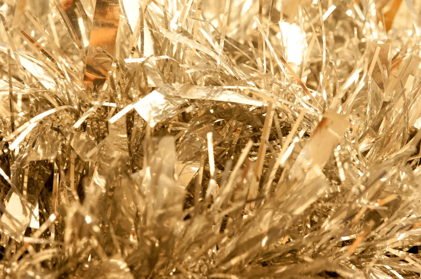 Close Up of Gold Tinsel Garland | Free backgrounds and textures | Cr103.com