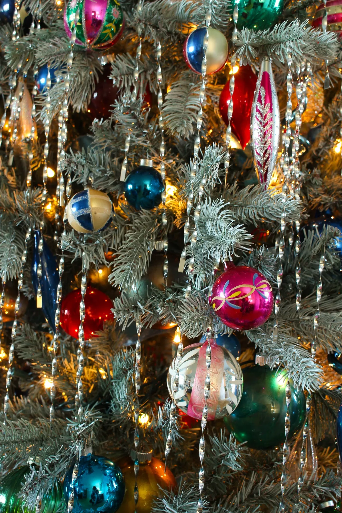 Collecting Vintage Ornaments | Dans le Lakehouse