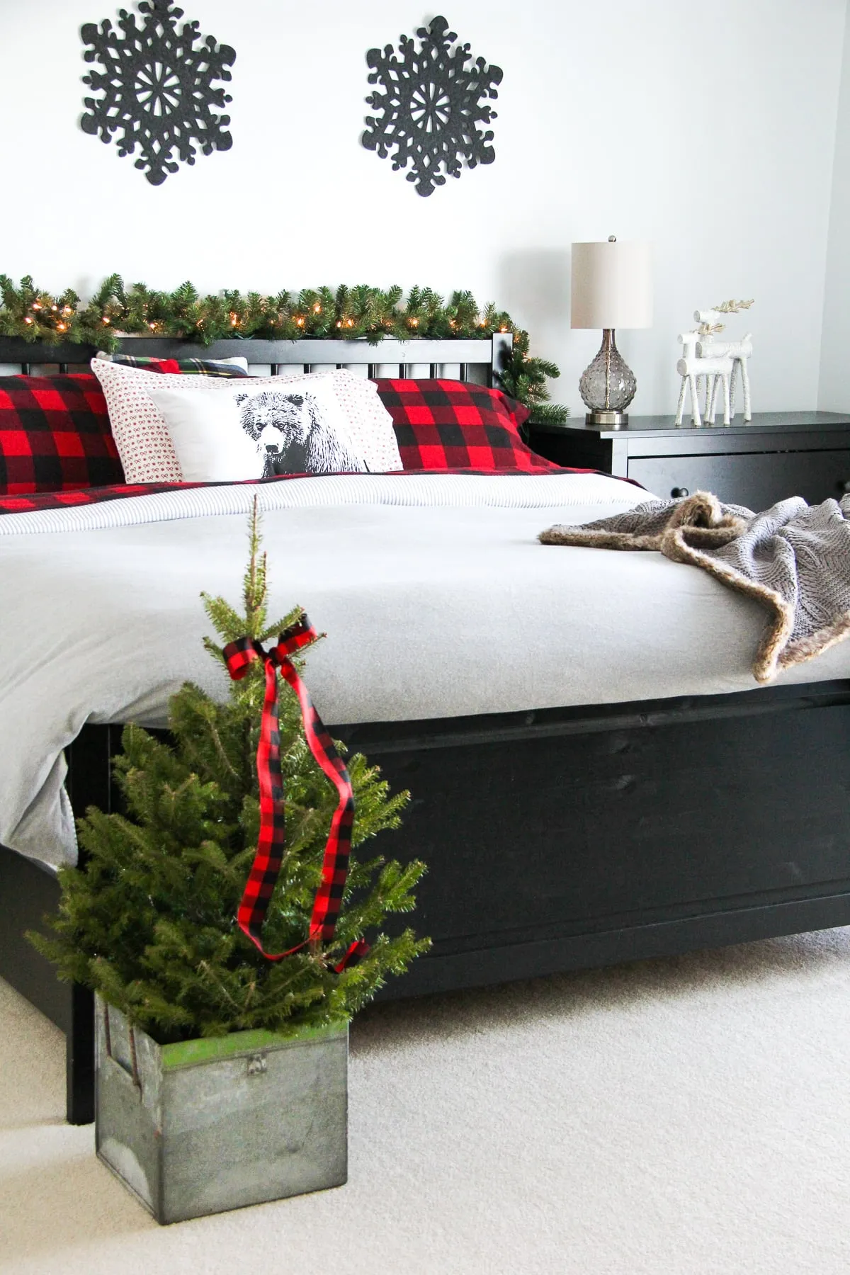 Cozy and Warm Christmas Bedroom - A Pretty Life In The Suburbs