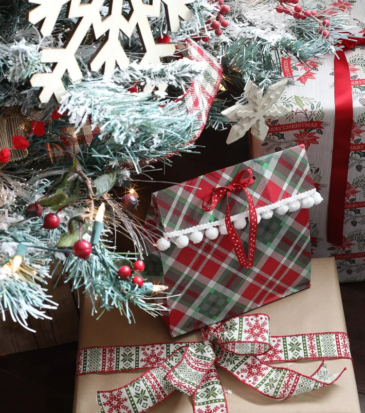 Cozy Farmhouse Christmas Home Tour