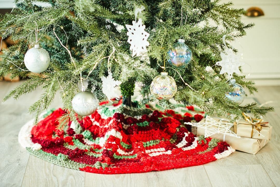 Crochet Christmas Green Christmas Tree Tree Skirts Stylecraft Merry Go  Round/Winter Magic XL Christmas Tree