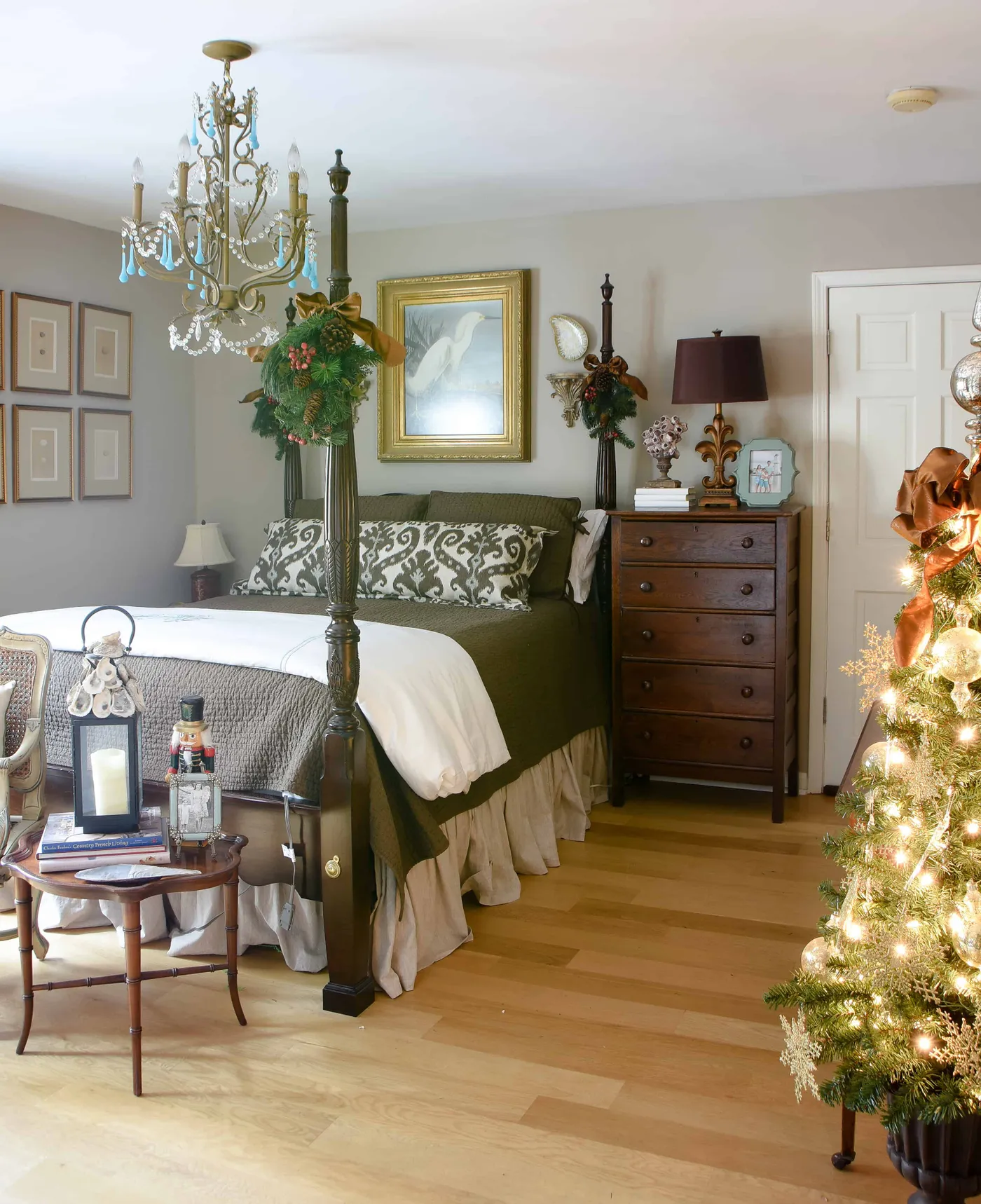 Deck the Halls 2018 {Master & Guest Bedrooms} – Dixie Delights