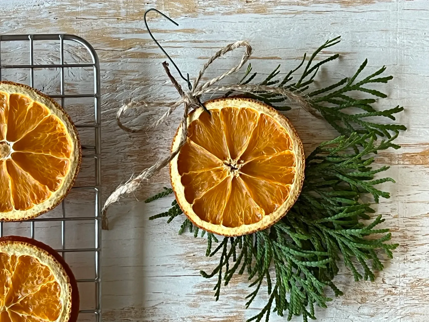 DEHYDRATED ORANGE ORNAMENTS