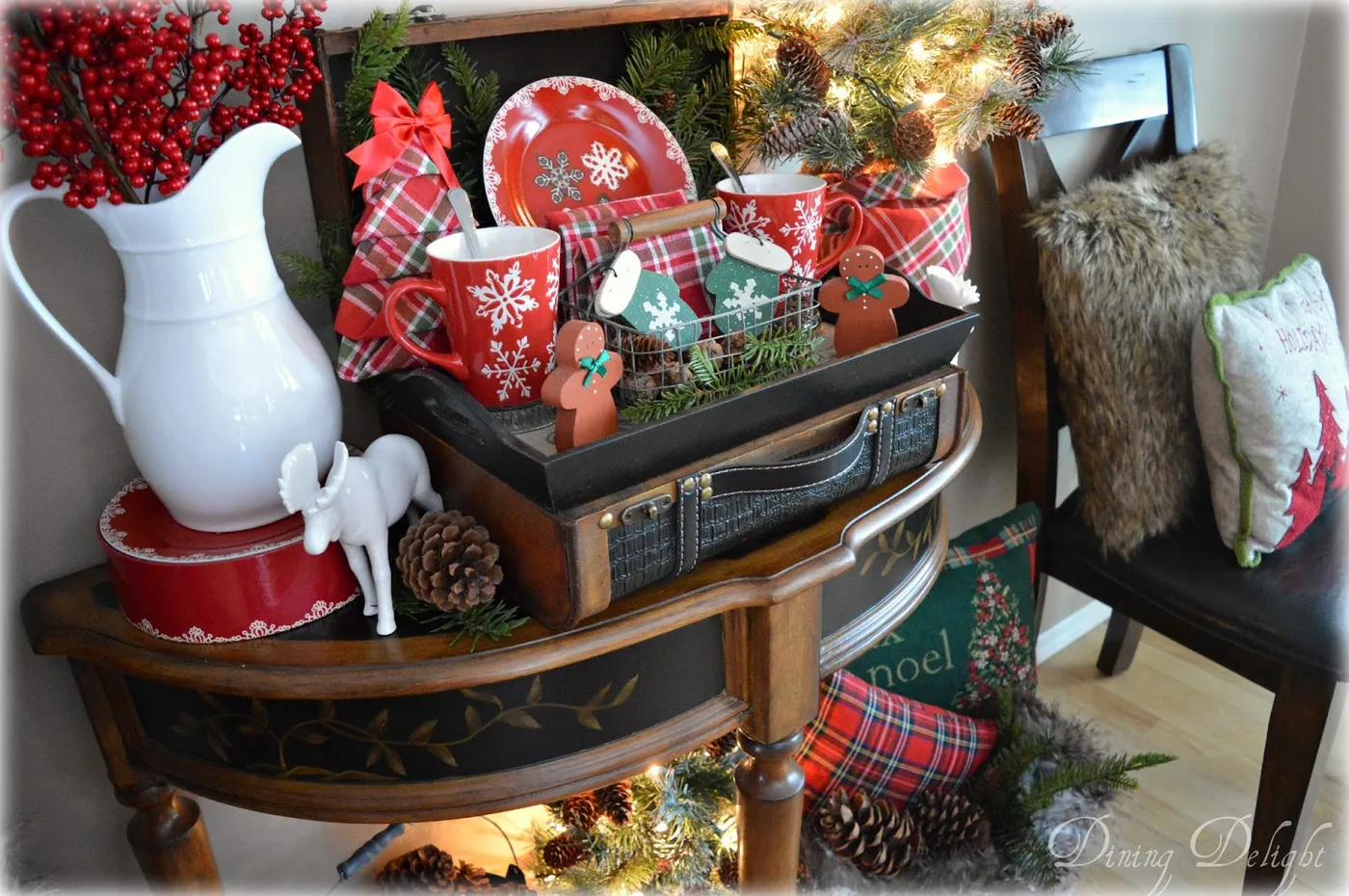 Dining Delight: A Cozy-Cabin Christmas Display