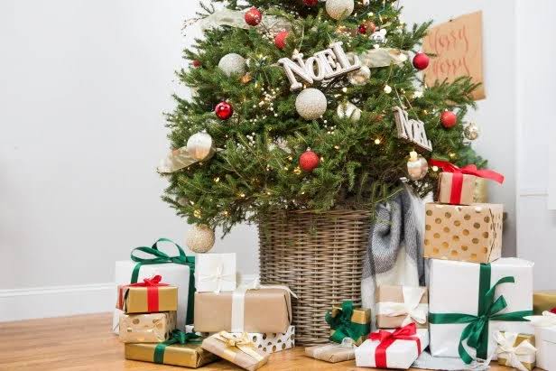DIY Christmas Tree Skirt Alternatives | HGTV