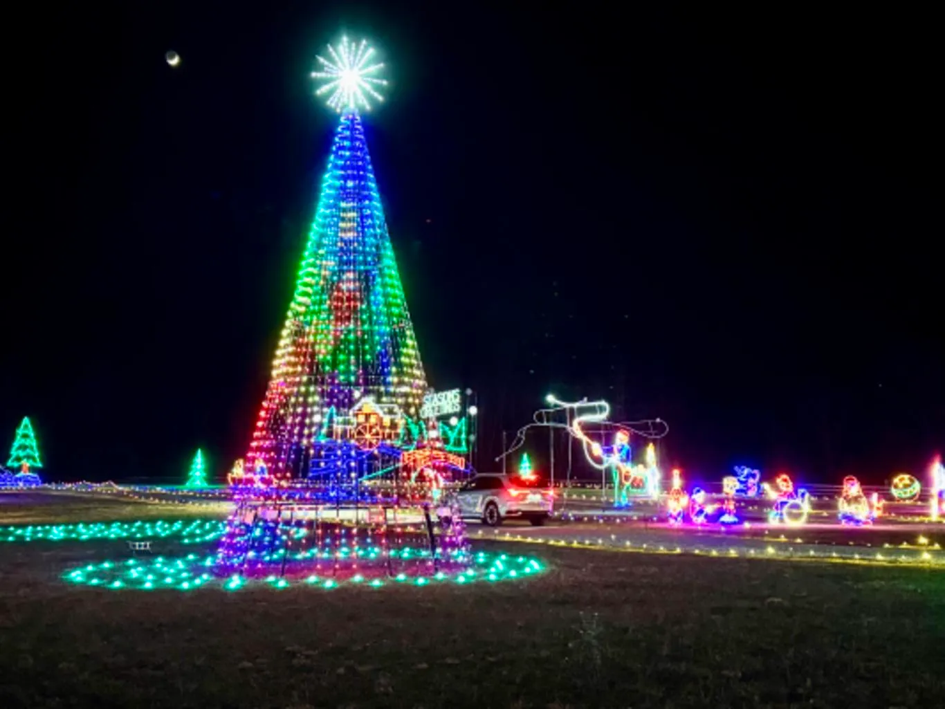 Drive Through Christmas Light Show in Bryson City For Family Fun