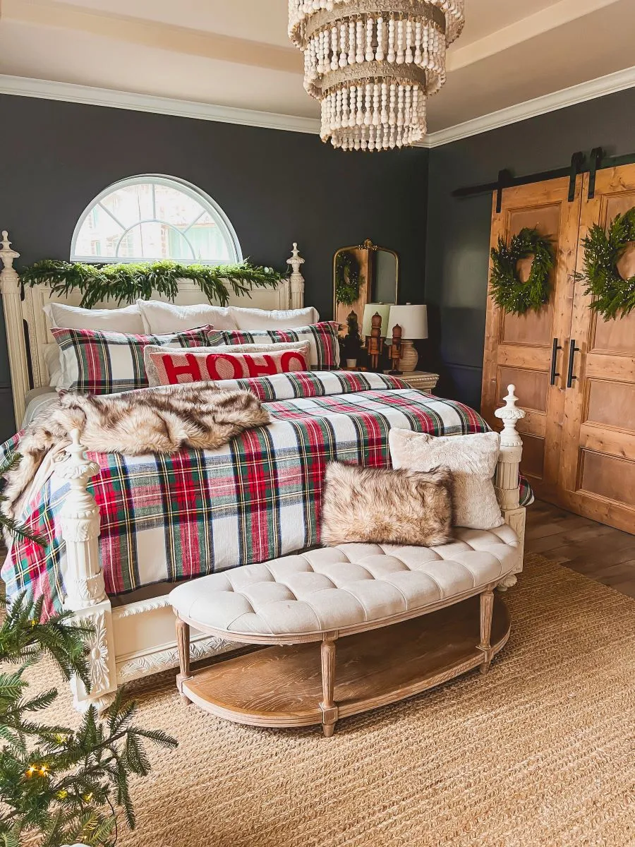 Easy and Inexpensive Ways to Decorate Bedrooms for the Holidays -