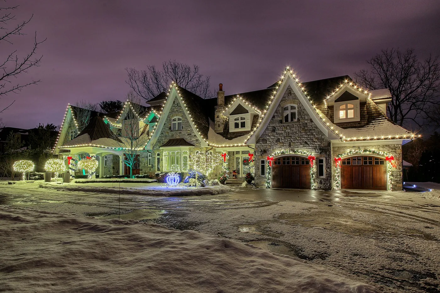 Elk River Christmas Light & Decor Installation | Valley Green