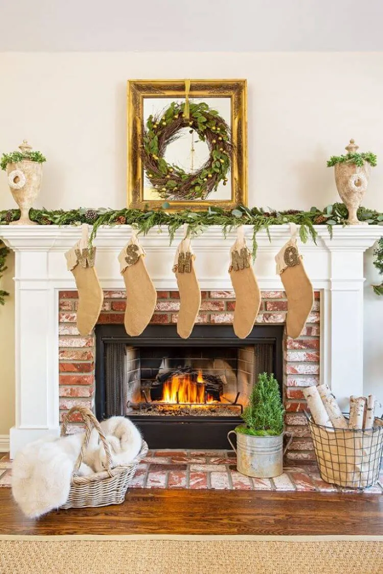 Farmhouse Christmas Amazing Fireplace Mantel / Decorating Ideas American  Deal Style