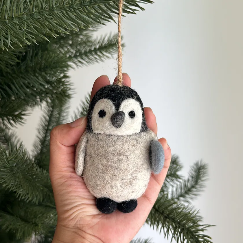Felt Penguin Christmas Ornament - DaVallia