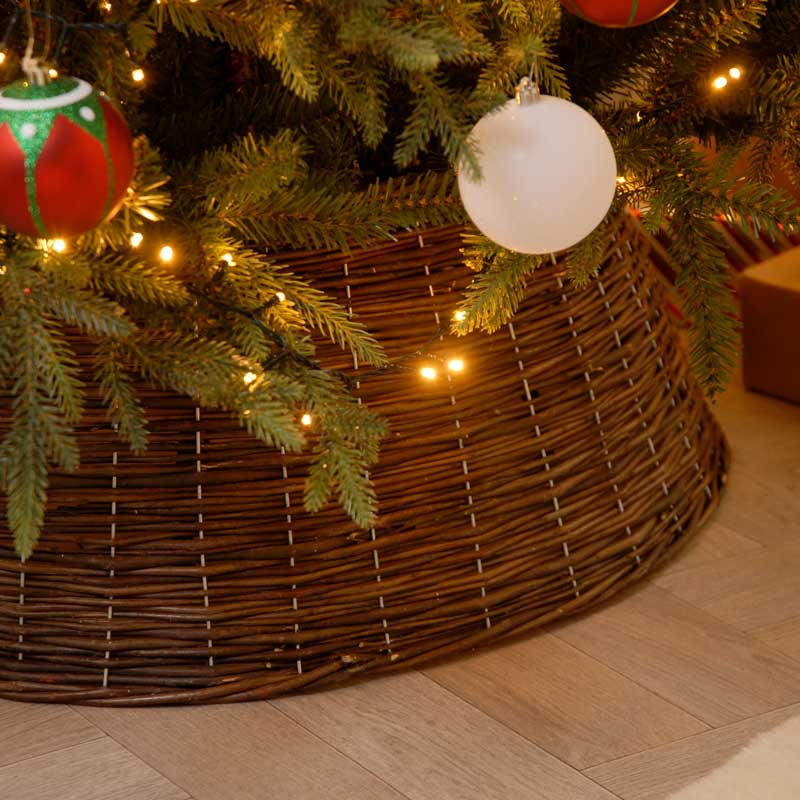 Festive Natural Willow Christmas Tree Skirt