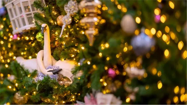Get A Glimpse Of The Victorian-Style Holiday Decor at the Grand Floridian -  MickeyBlog.com