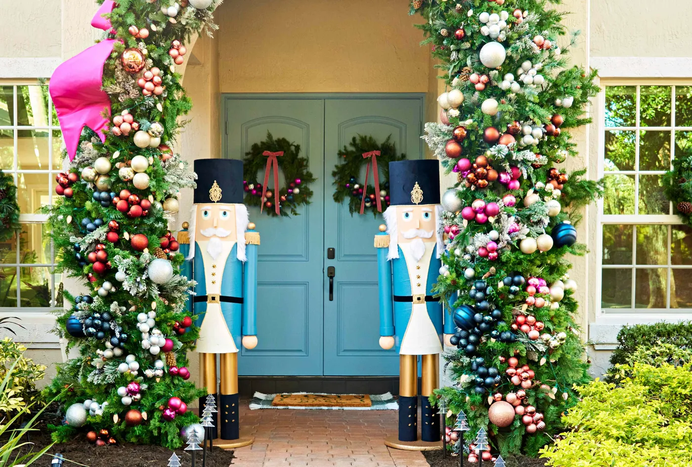 Giant Nutcrackers Are This Season's Must-Try DIY