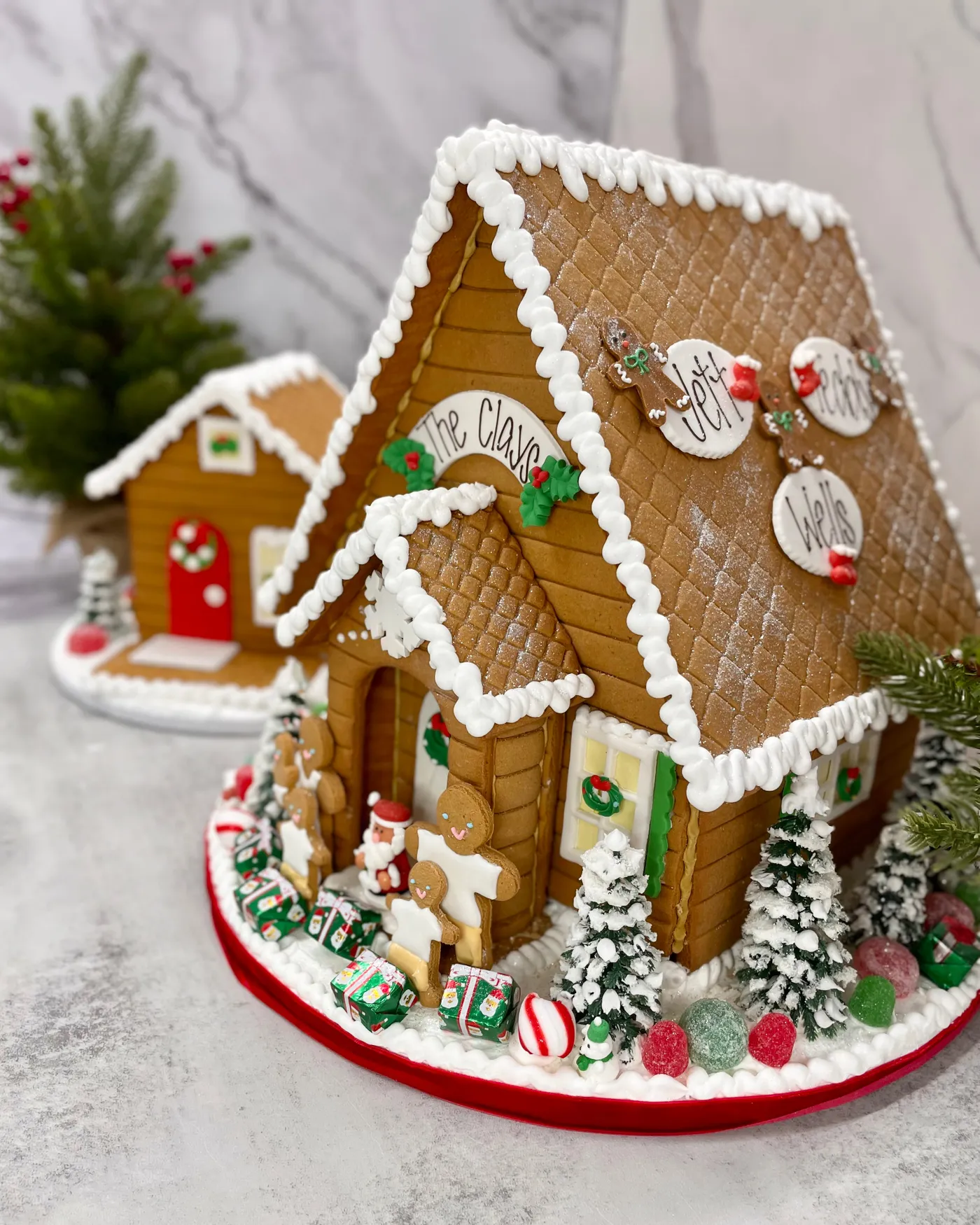 Gingerbread Large Houses – The Solvang Bakery