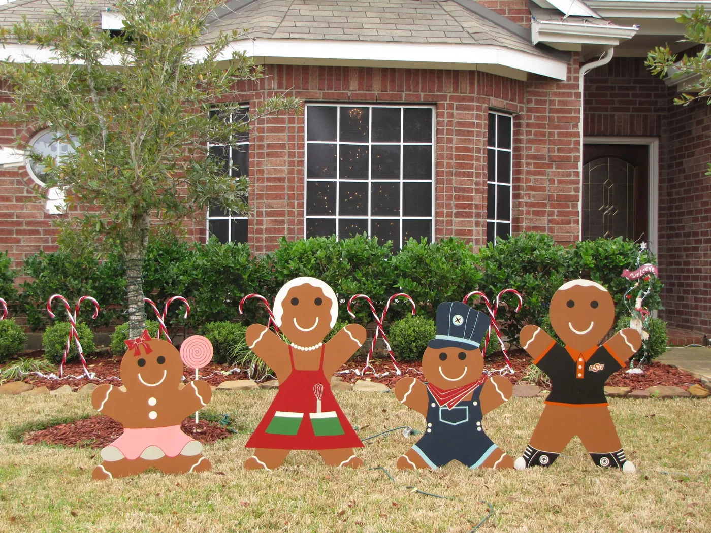 Gingerbread Man Christmas Yard Decoration - Updated : 7 Steps (with  Pictures) - Instructables
