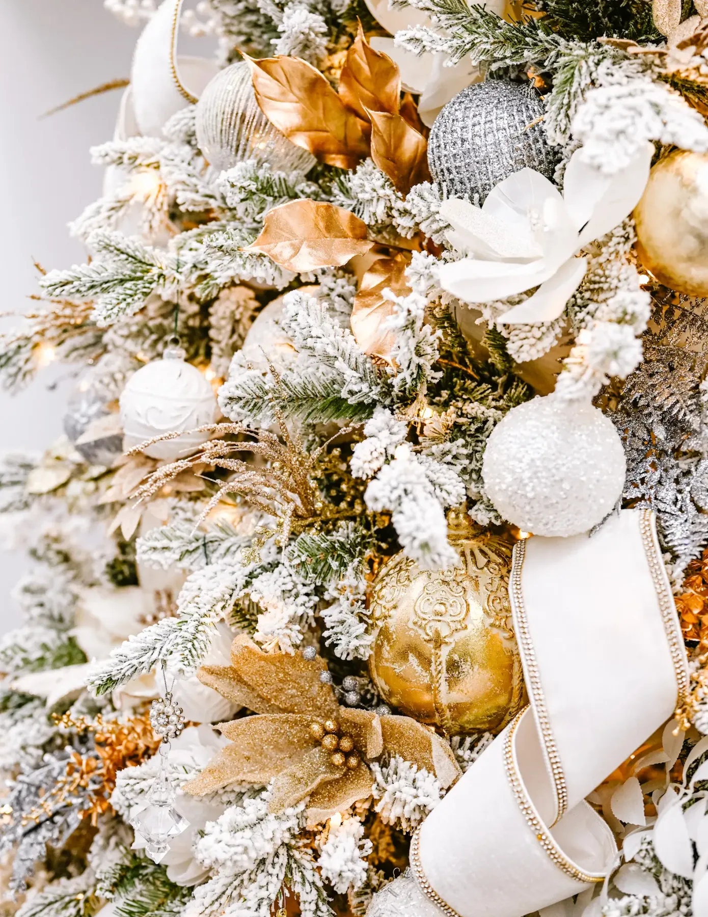 Glamorous White, Gold, and Silver Christmas Tree