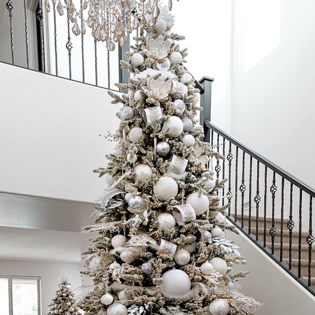 Glamorous White, Gold, and Silver Christmas Tree