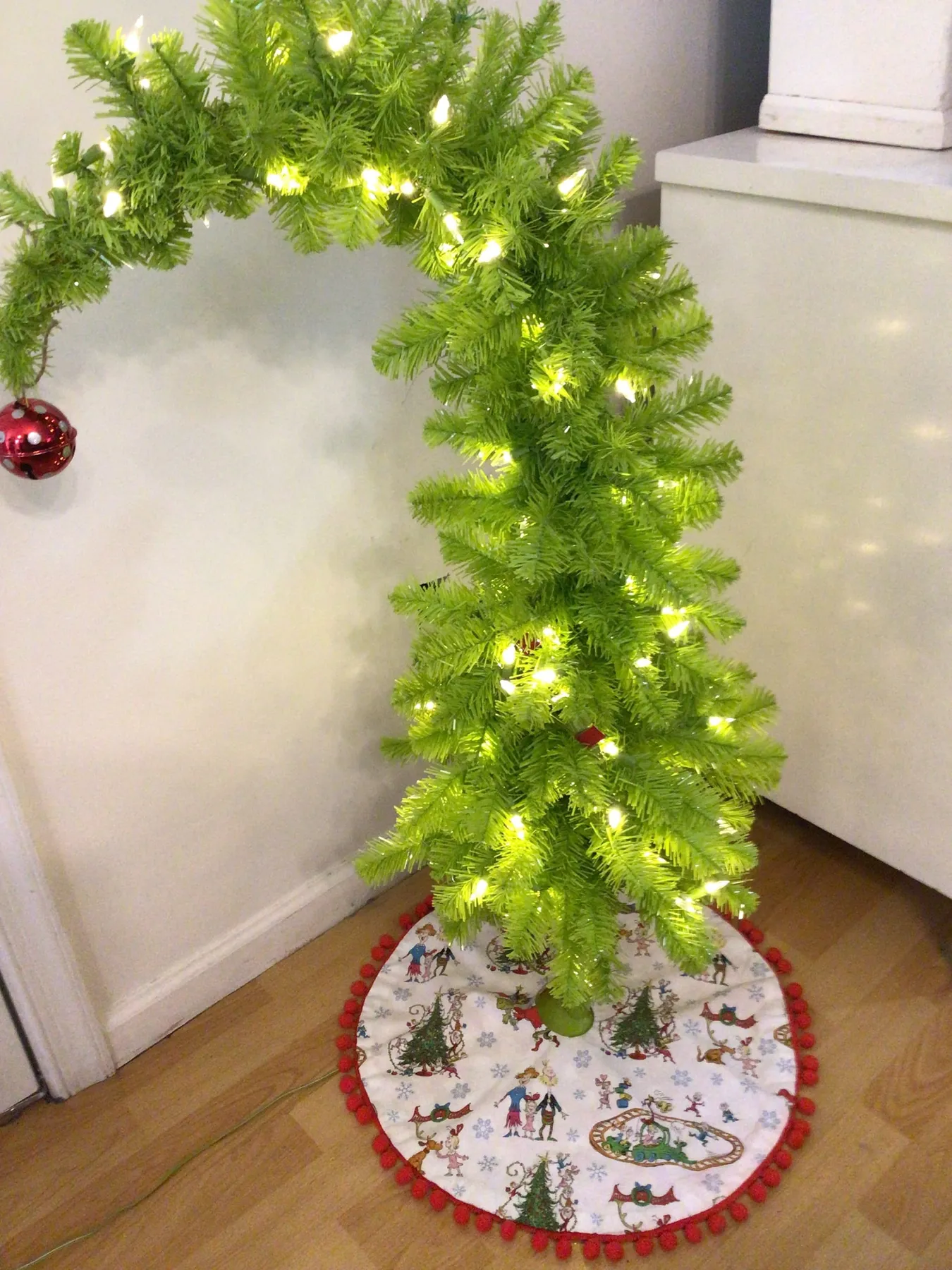 Grinch Christmas Tree Skirt: 18 The Grinch Merry Christmas Tree Skirt  Collar 36 Inch, Green Soft
