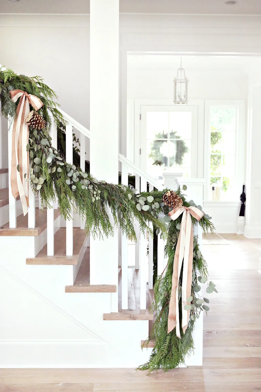 Holiday Banister Decorating Ideas