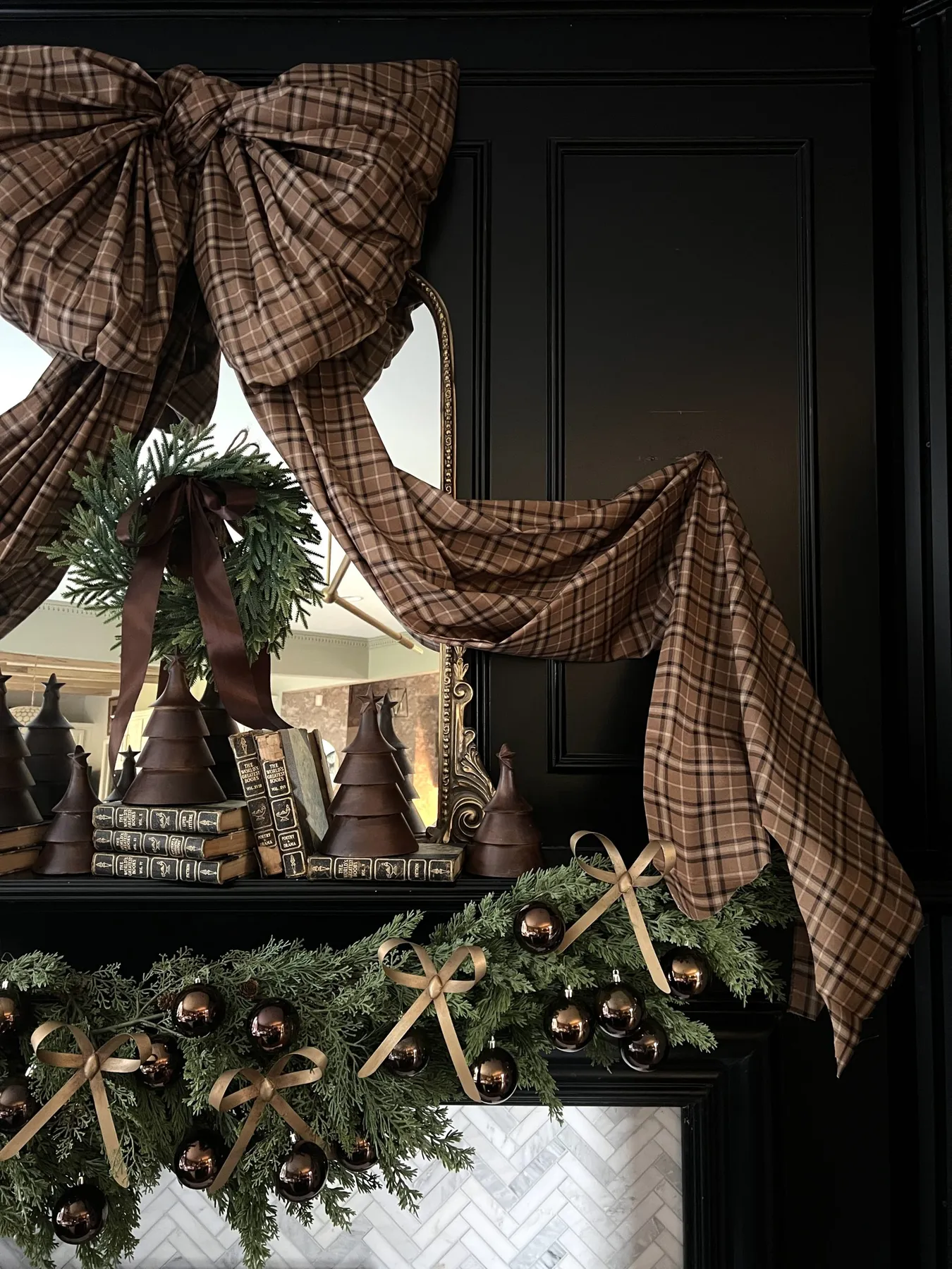 Holiday Mantel 2024 - Haneen's Haven
