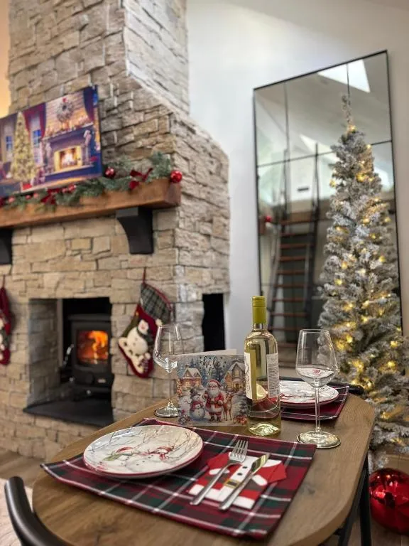 Holly Cottage Cozy Loft, Aghade Bridge (updated prices 2027)