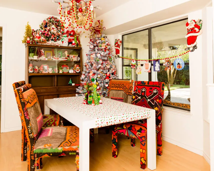 House Tour: Jennifer Perkins' Christmas Decorated Home | Apartment Therapy