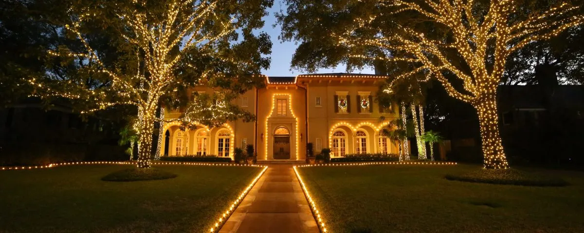 Houston's Best Neighborhoods for Christmas Lights