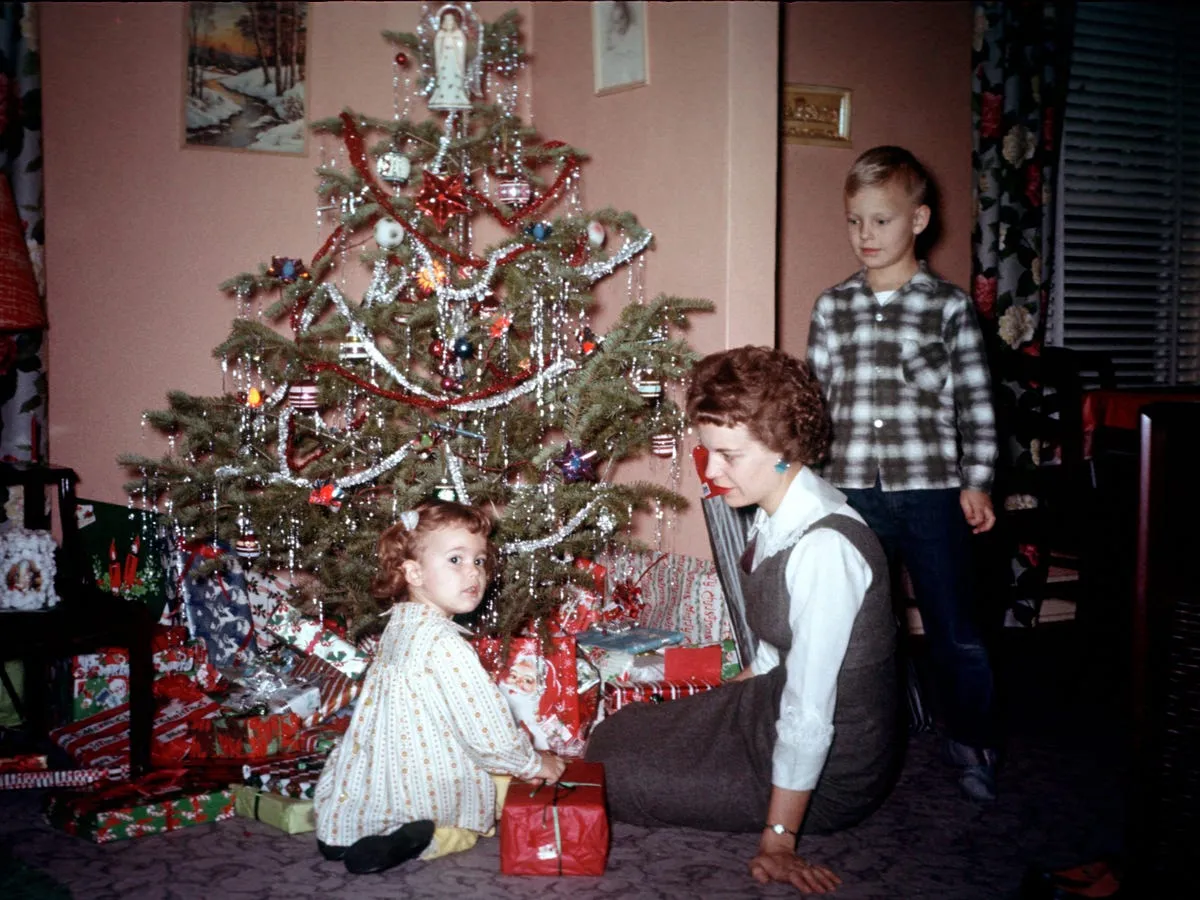 How Christmas Holiday Decorations, Innovations Have Changed: Photos -  Business Insider