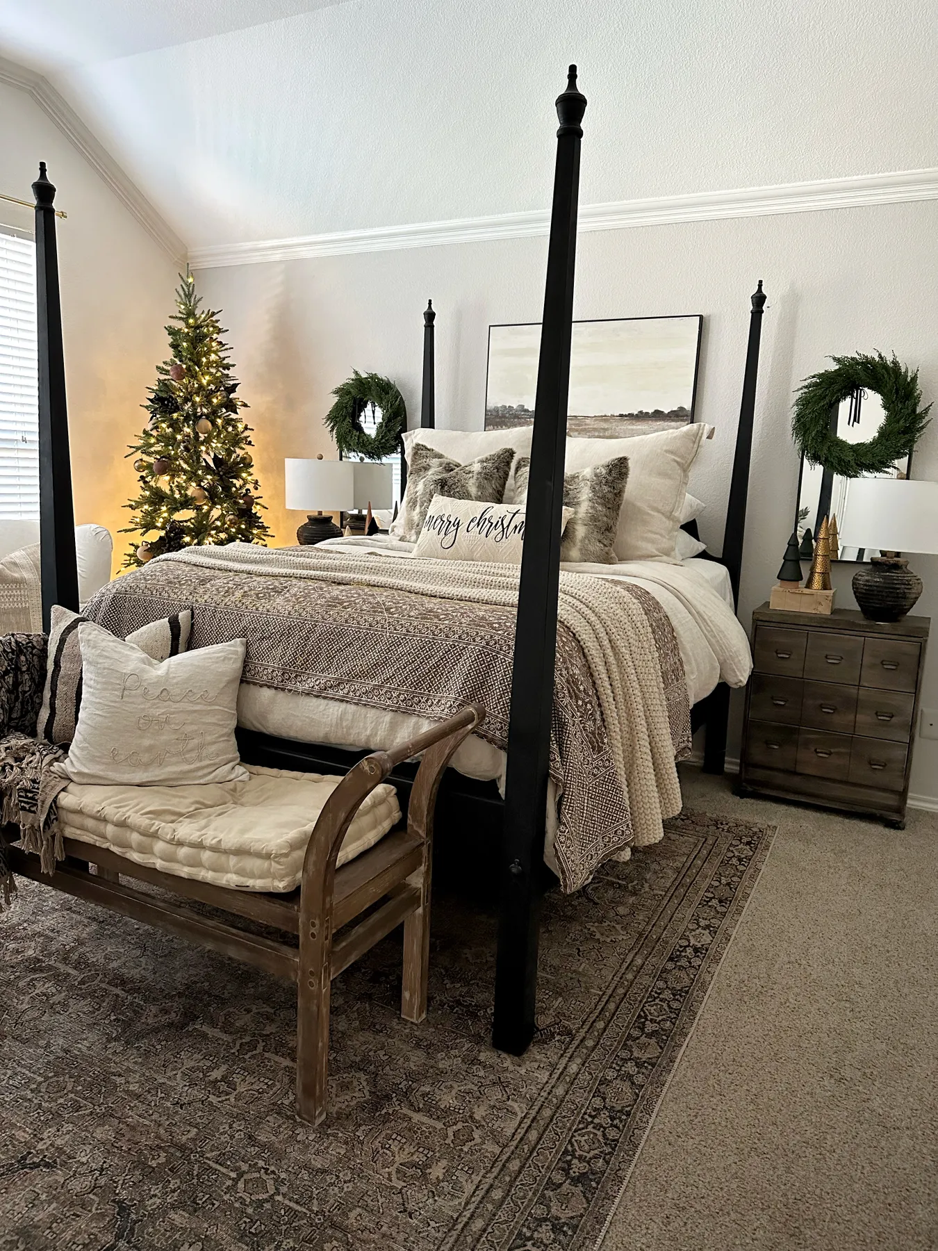 How Create A Beautiful Bedroom For Christmas * Hip & Humble Style