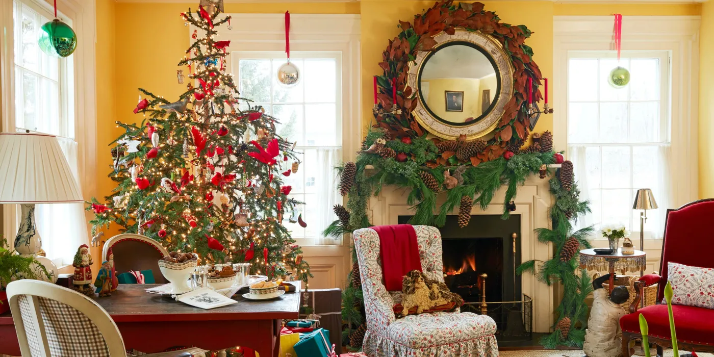 How Early Is *Too Early* to Decorate for Christmas? Our Editors Finally  Settled the Debate - AOL