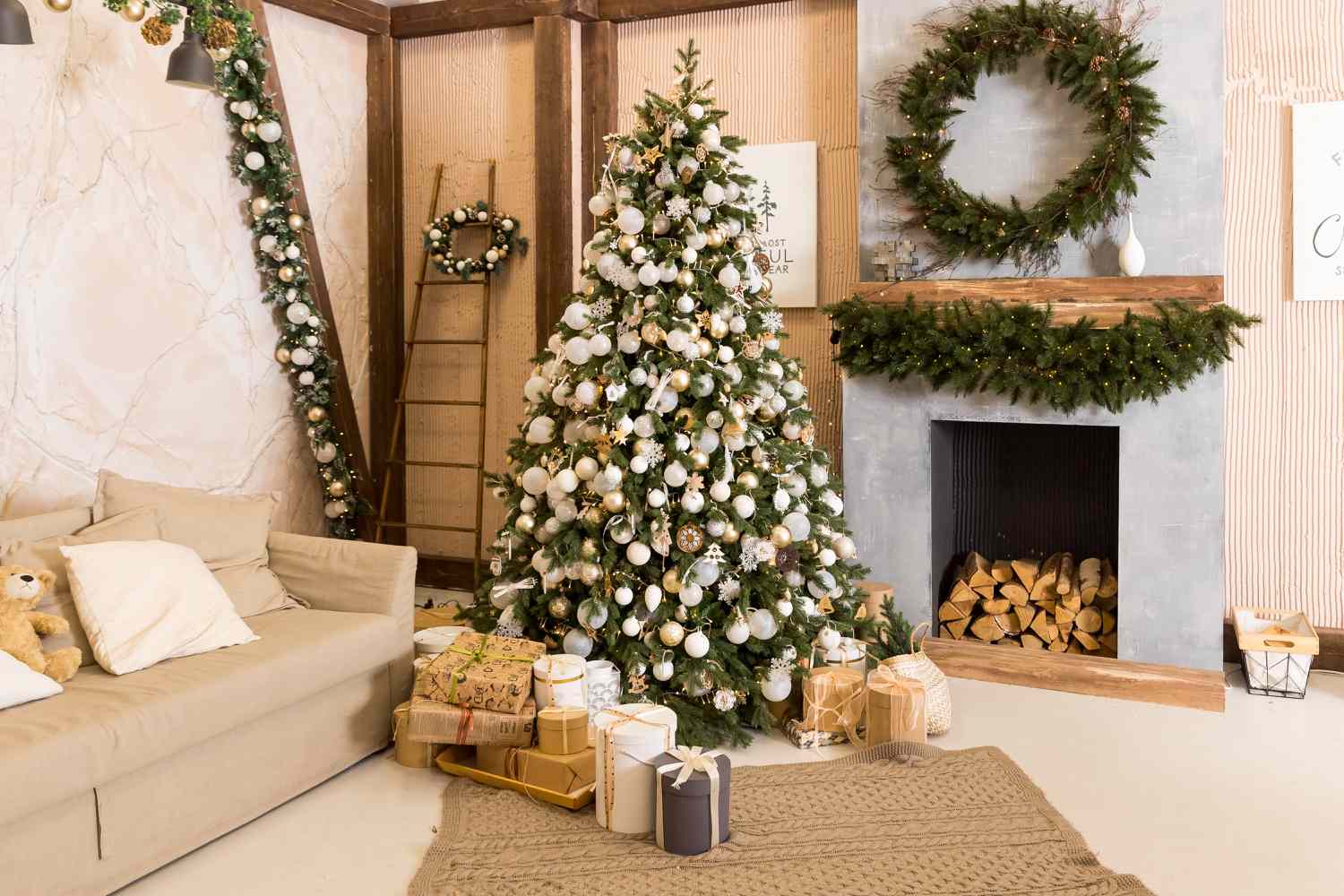 How Long Does a Christmas Tree Last? 8 Tips to Keep It Looking Good