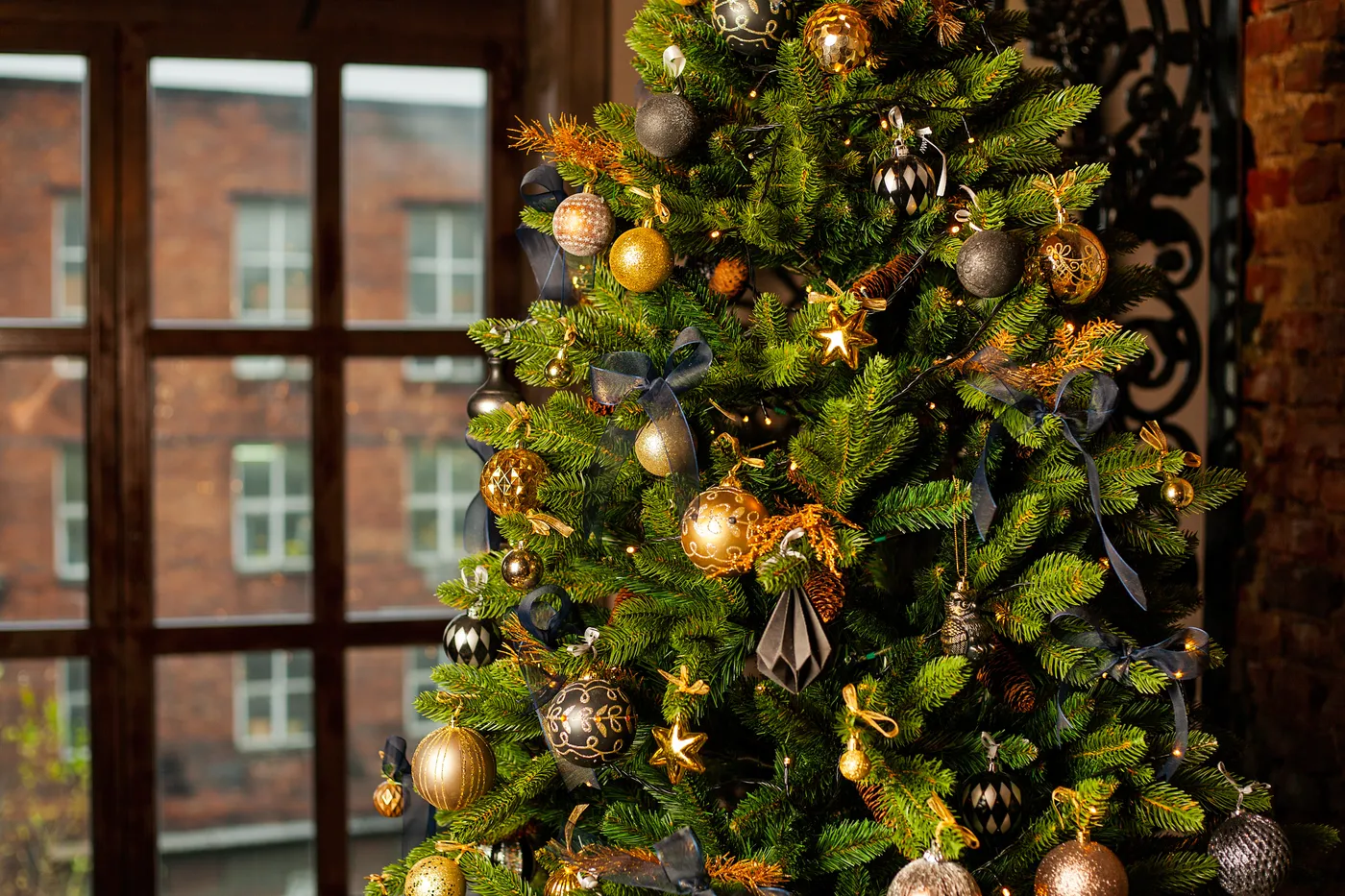 How Many Lights for Your Christmas Tree? A Festive Guide to Brightening the  Season - ForYou.ie
