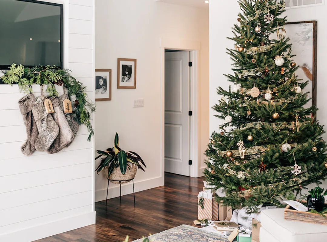 How This Mom Transforms Her Home for the Holidays | The Everymom
