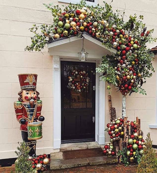 How to create a show-stopping Christmas doorway like Rochelle Humes and Kimberley Walsh