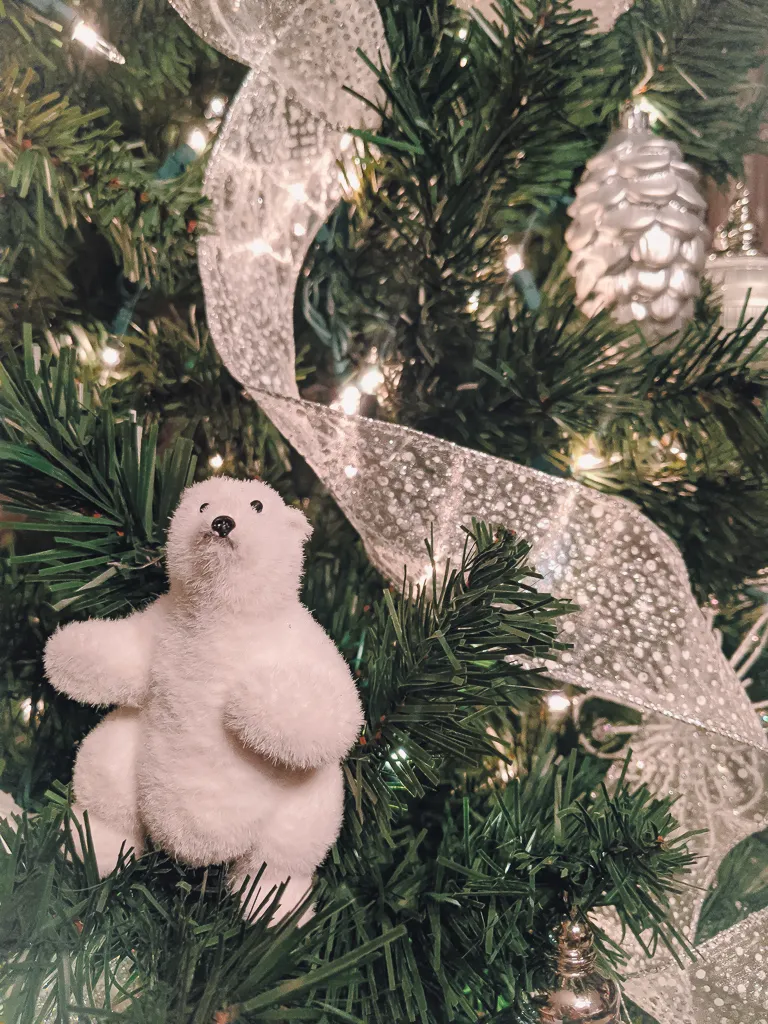 How to Decorate a Christmas Tree Like a Pro - Anchored In Elegance