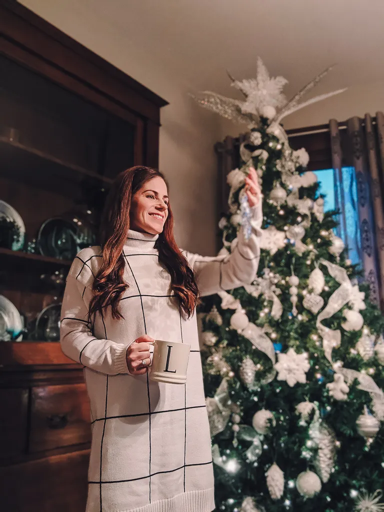 How to Decorate a Christmas Tree Like a Pro - Anchored In Elegance