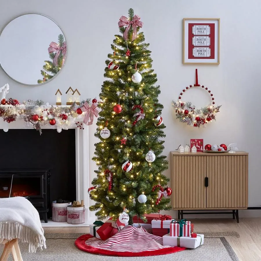 How to Decorate a Christmas Tree | Very | very.co.uk