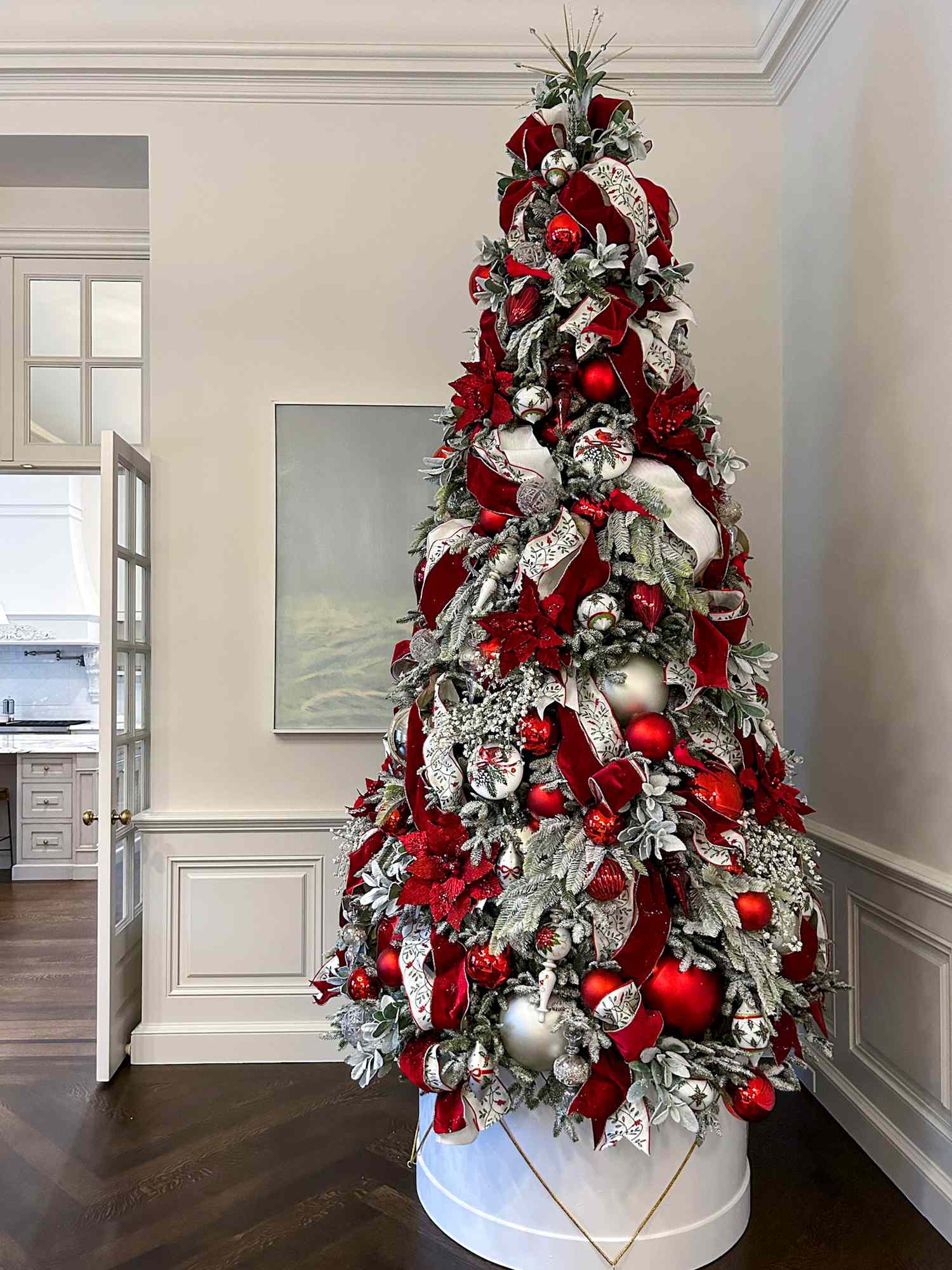 How to Decorate with Christmas Tree Ribbon