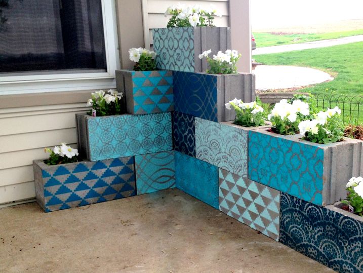 How to DIY: 12 Creative Garden Uses for Cinder Blocks - homeyou