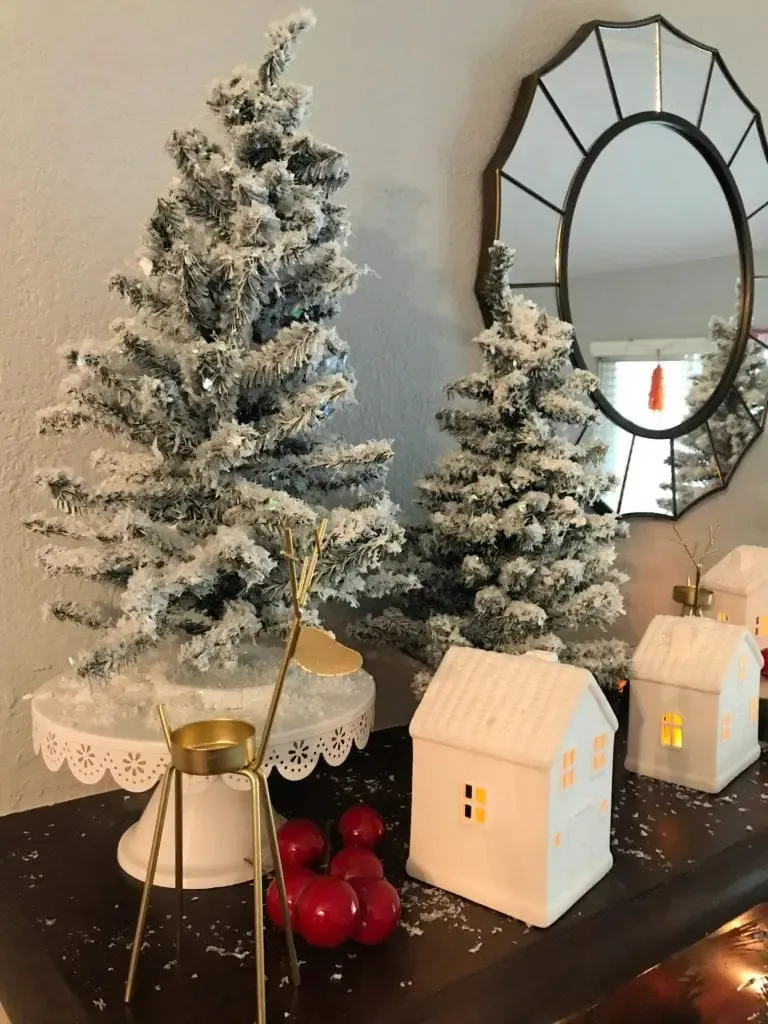 How to DIY a Flocked Christmas Tree | Nuggetlands