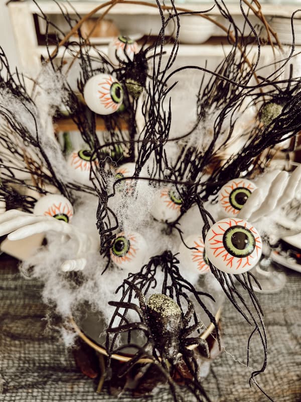 How to make a cheap witches brew pot for Halloween - The Ponds Farmhouse