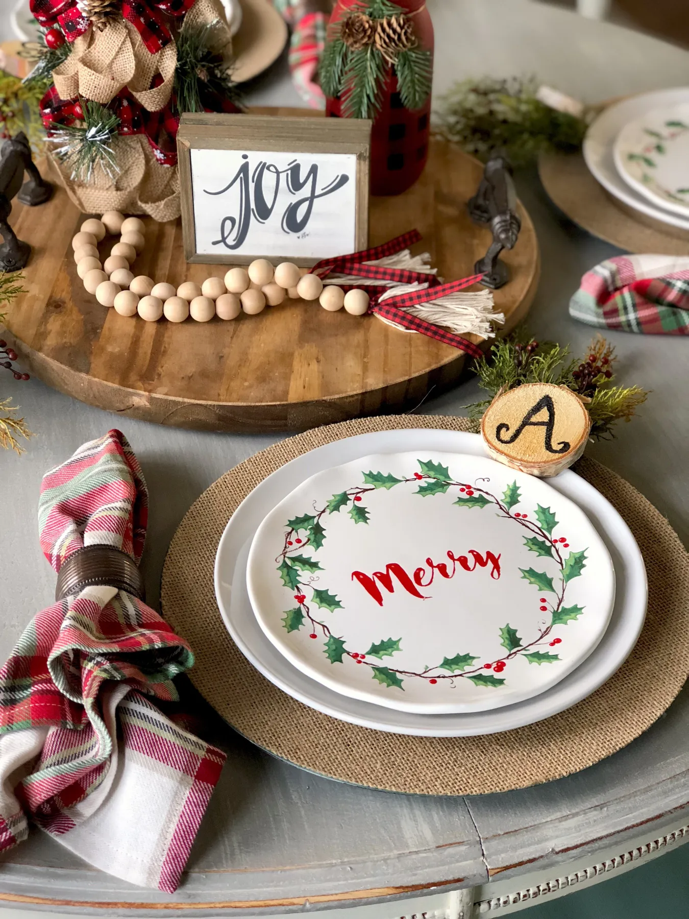 How to put together an easy Christmas table setting that's cute and  creative! - Wilshire Collections