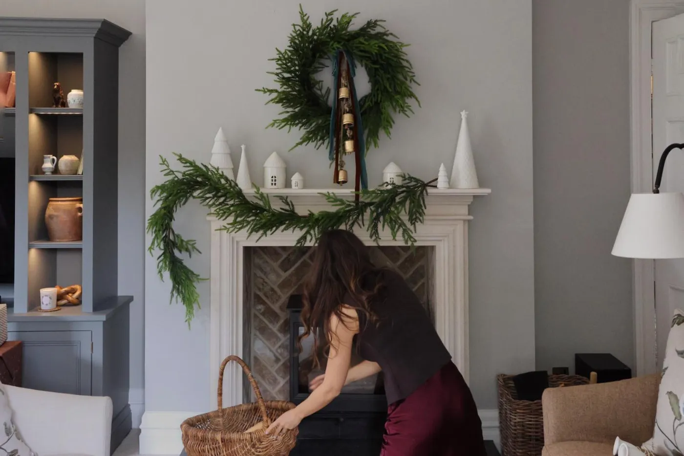How to style a Christmas Mantel | Christmas Mantel Décor ideas – The  Suffolk Nest