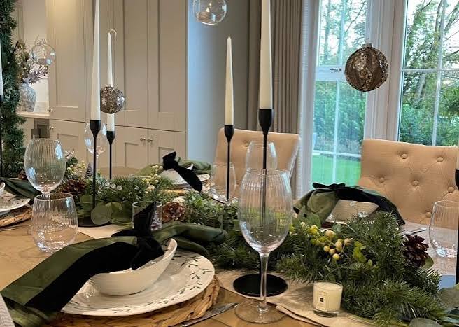 How to style a Christmas rustic dining table | Modish Living