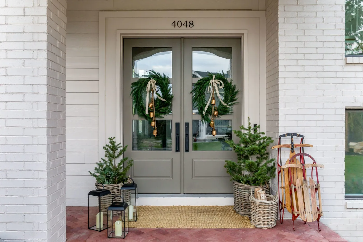 How-To Style a Holiday Front Porch Scene | House of Jade Interiors