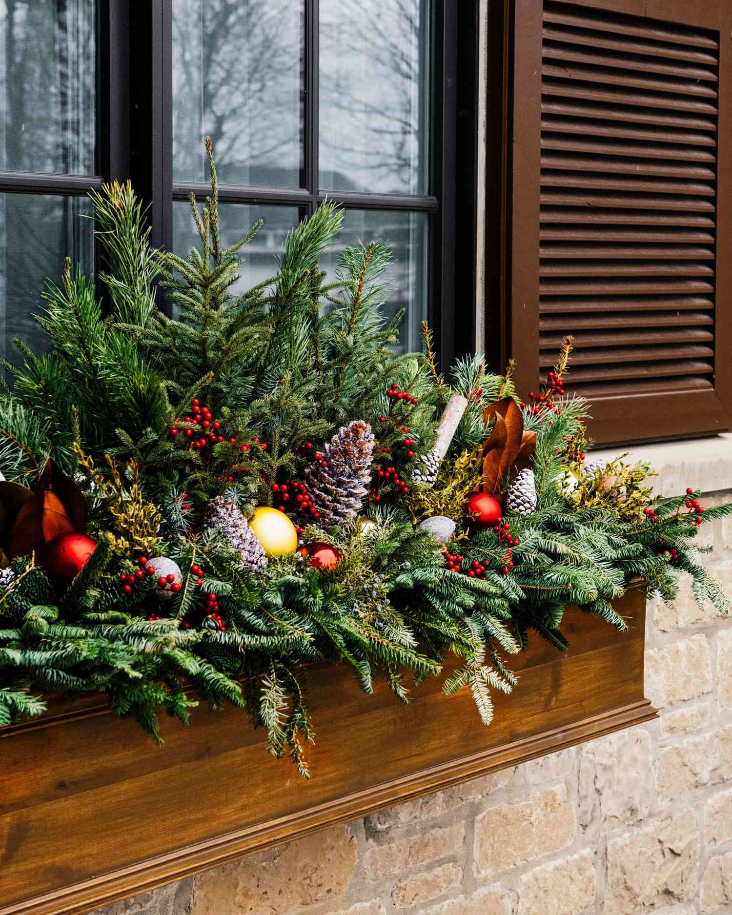 How to Work Wonders with Winter Container Gardens