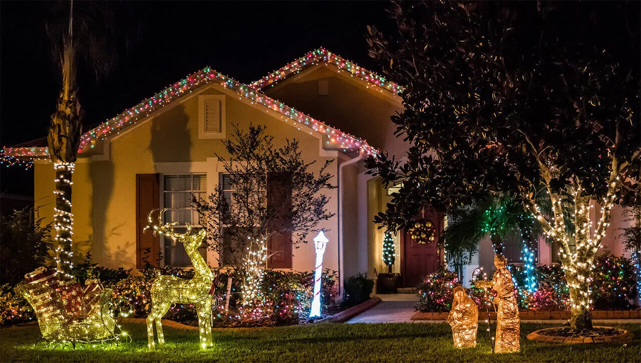 Is It Safe To Decorate My Roof For The Holidays? - Flynn Roofing