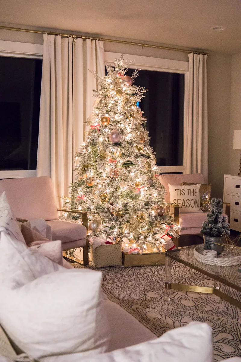justatinabit-pink-gold-white-christmas-decorations-2019-home-tour-flocked-christmas-tree-seattle-home-blogger-13  | Just A Tina Bit